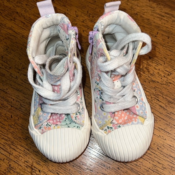 Cat & Jack patched sneakers 🌸 - Picture 2 of 5